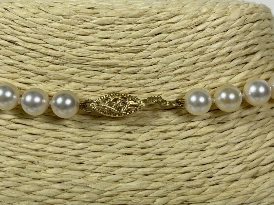 23'L Pearl Necklace With 14K Gold Clasp [Photo 7]