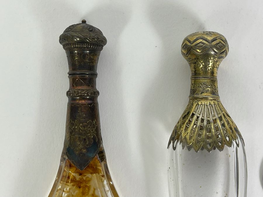 Pair Of Vintage Perfume Bottles Apx 4L [Photo 3]