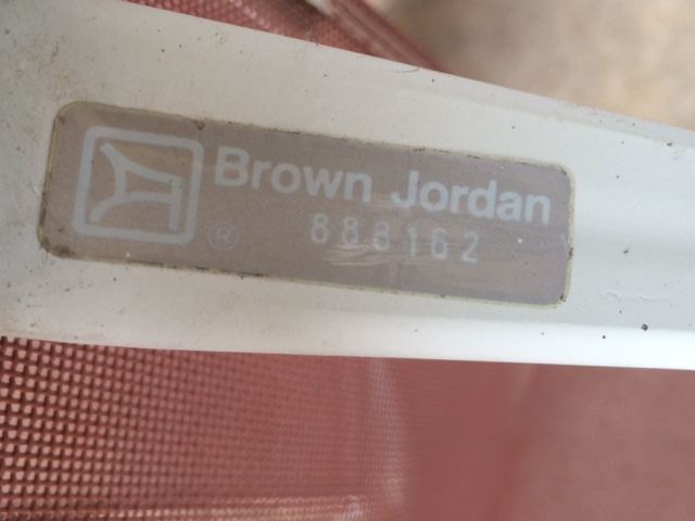 Vintage Brown Jordan Salmon Color Nomad Folding Chairs with Round Table and Side Table [Photo 12]