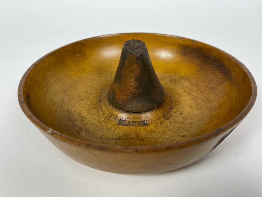 Antique Wooden Nutcracker Nut Bowl With Cast Iron Center 8R [Photo 3]