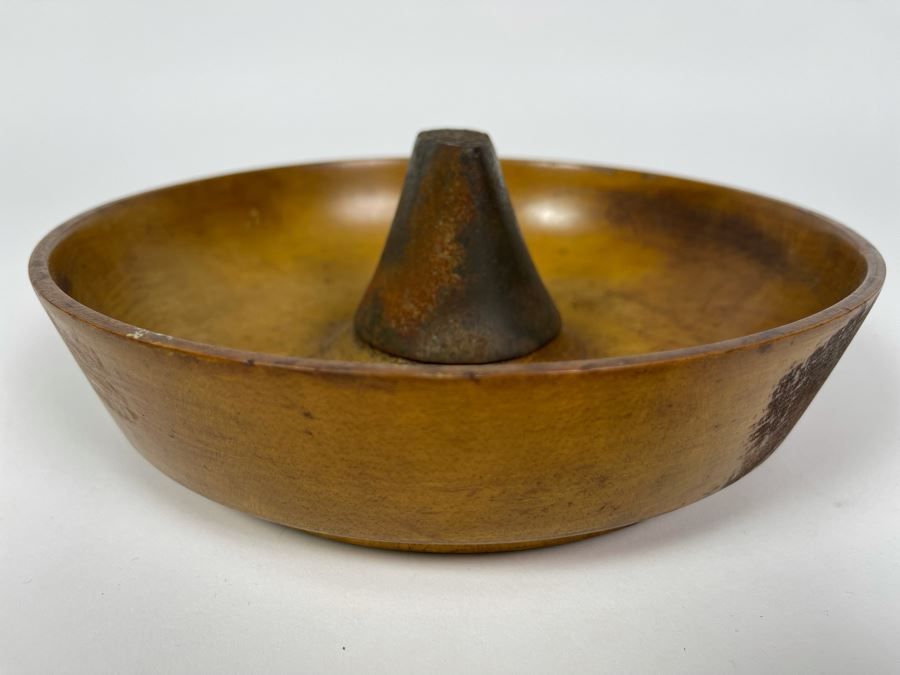 Antique Wooden Nutcracker Nut Bowl With Cast Iron Center 8R [Photo 4]