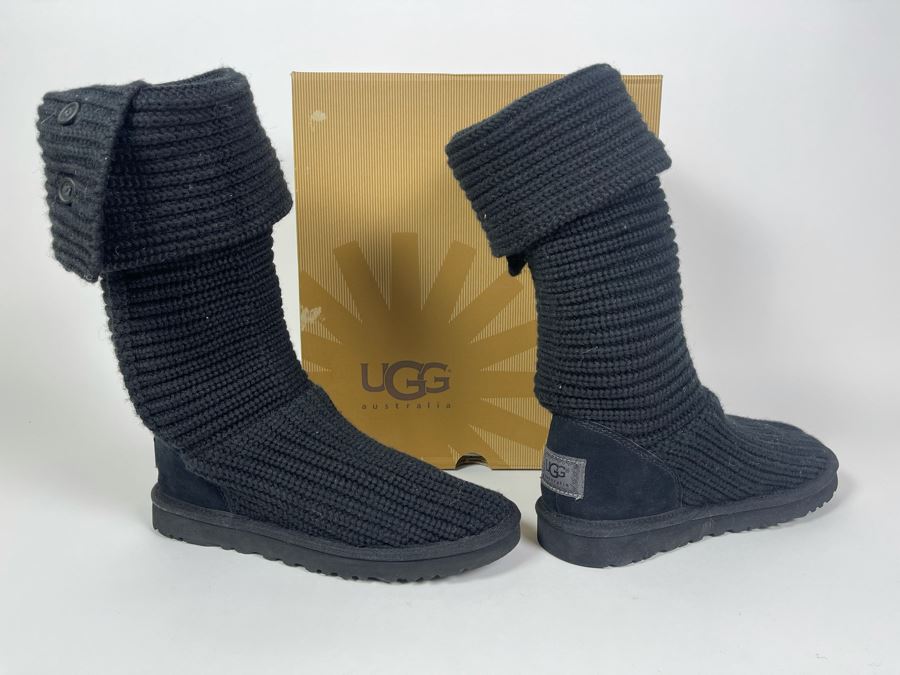 Pair Of New UGG Black Boots Classic Cardy Size 8 Retails $150 [Photo 1]