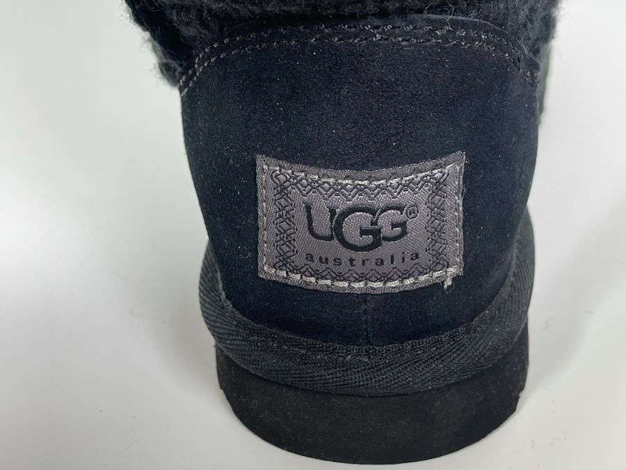 Pair Of New UGG Black Boots Classic Cardy Size 8 Retails $150 [Photo 6]
