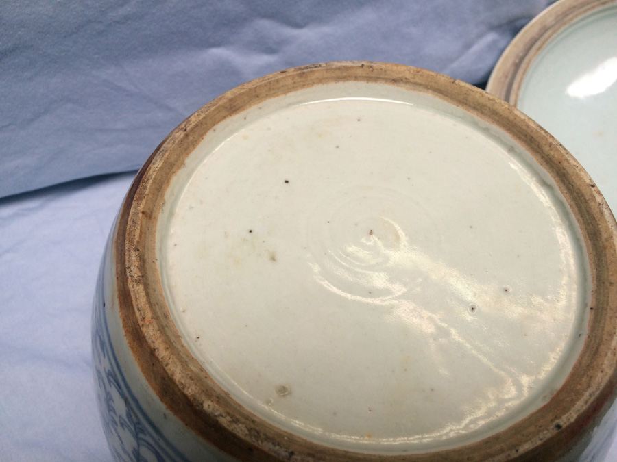 Pair of Asian Vessels with Foo Dogs on Lids [Photo 36]