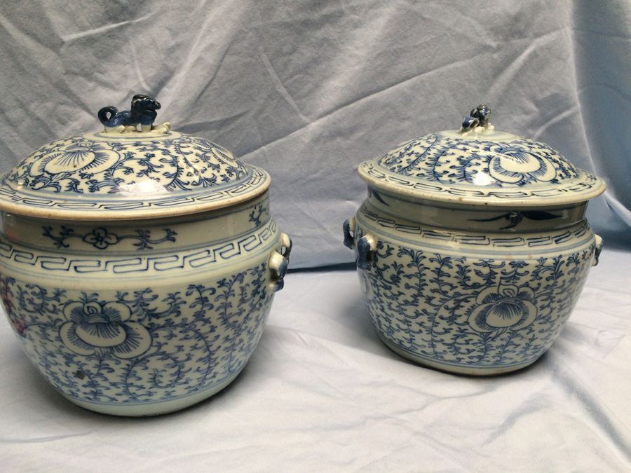 Pair of Asian Vessels with Foo Dogs on Lids [Photo 20]
