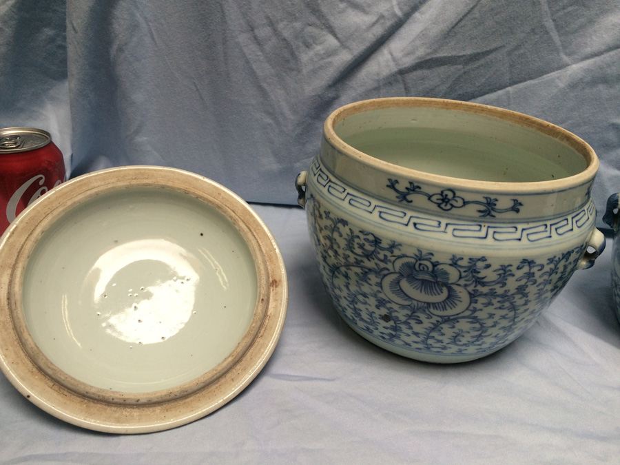 Pair of Asian Vessels with Foo Dogs on Lids [Photo 23]