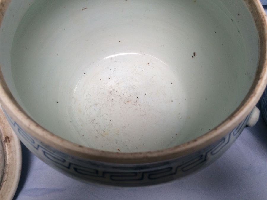 Pair of Asian Vessels with Foo Dogs on Lids [Photo 27]