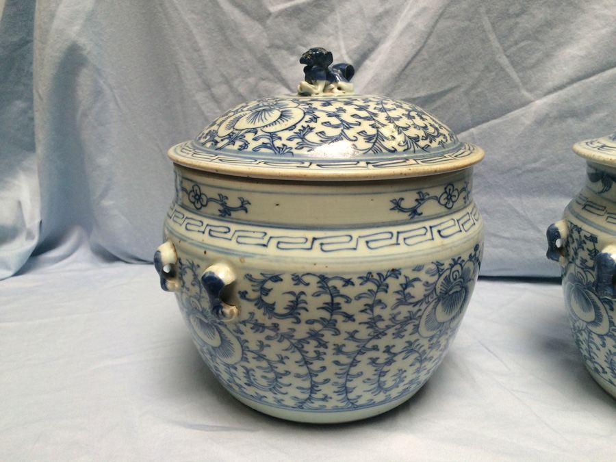 Pair of Asian Vessels with Foo Dogs on Lids [Photo 2]