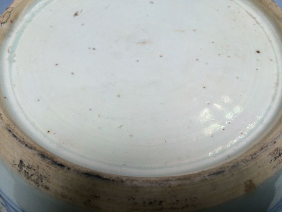 Pair of Asian Vessels with Foo Dogs on Lids [Photo 30]