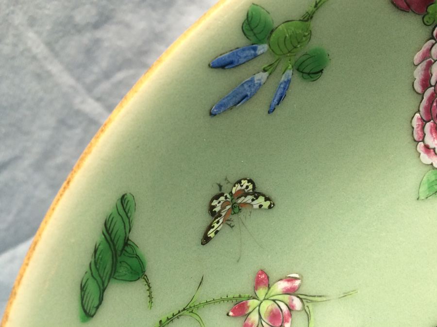 Pair of Chinese Hand Painted Plates [Photo 18]