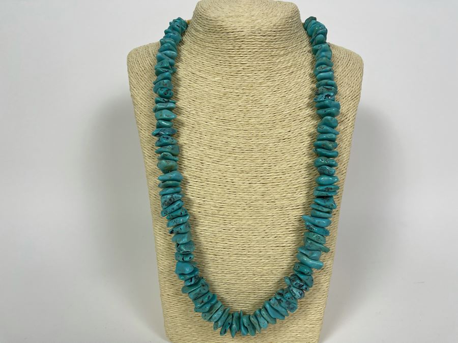 26'L Chunky Turquoise Necklace 325.2g