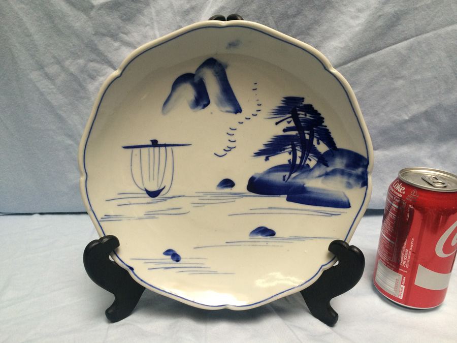 Set of Vintage Japanese Blue & White Plates [Photo 31]