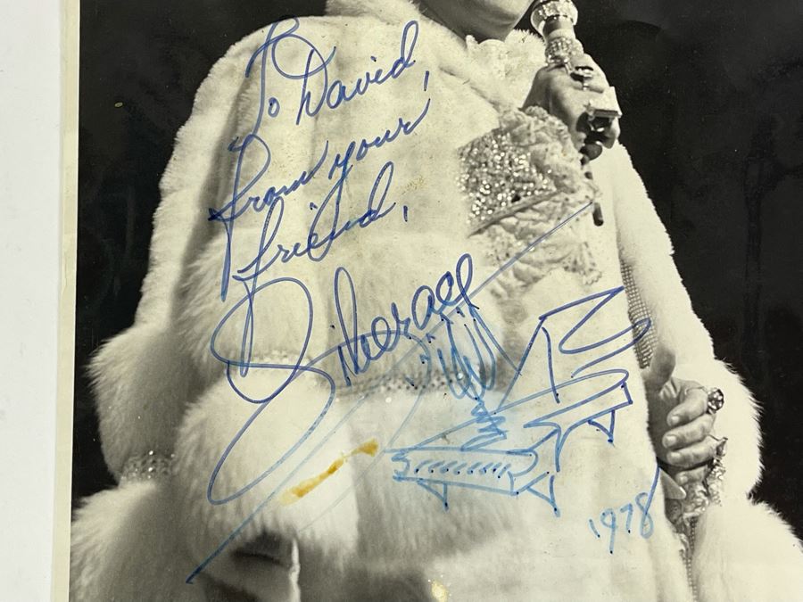 Personalized And Signed Liberace Photograph Signed To David (Lavington), From Your Friend Liberace With Piano Sketch 1978 8 X 10 [Photo 5]