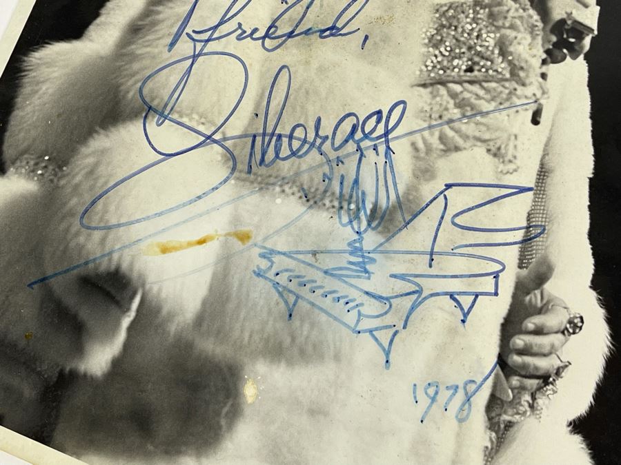 Personalized And Signed Liberace Photograph Signed To David (Lavington), From Your Friend Liberace With Piano Sketch 1978 8 X 10 [Photo 8]
