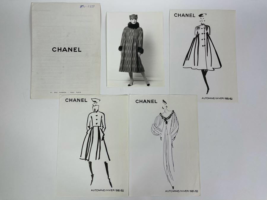 #034;CHANEL" Fall-Winter 1997-1998 Collection Booklet