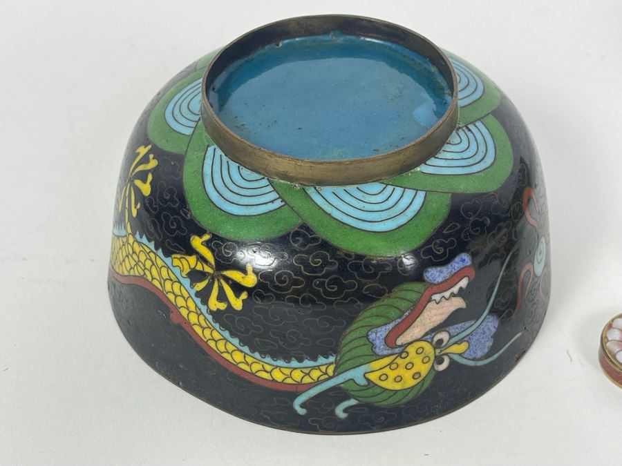 Pair Of Chinese Cloisonne Bowls And Pair Of Small Chinese Cloisonne Boxes [Photo 9]