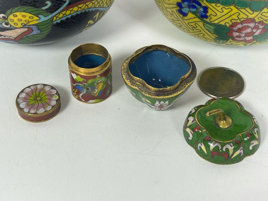 Pair Of Chinese Cloisonne Bowls And Pair Of Small Chinese Cloisonne Boxes [Photo 6]