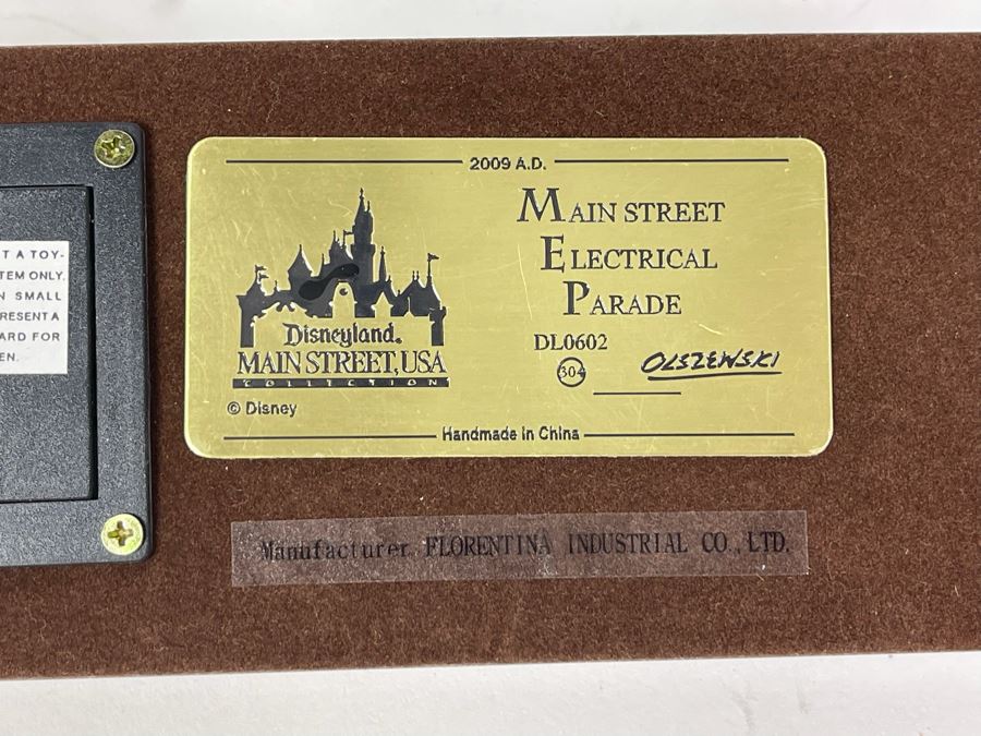 HAND SIGNED Robert Olszewski Disneyland Main Street, USA Collection: Main Street Electrical Parade (Set #2) By Robert Olszewski Disney Theme Park Attraction Miniature Model With Box And COA 10.5W X 2.75D DL0602 (Double Signed) [Photo 10]