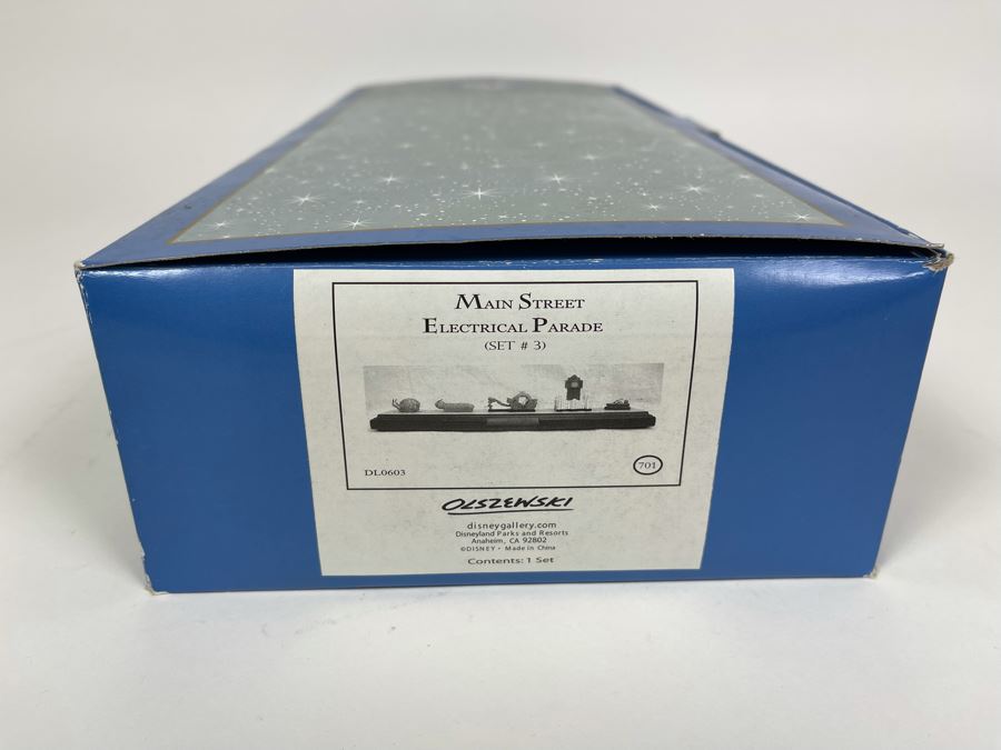HAND SIGNED Robert Olszewski Disneyland Main Street, USA Collection: Main Street Electrical Parade (Set #3) By Robert Olszewski Disney Theme Park Attraction Miniature Model With Box And COA 12W X 2.75D X 3H DL0603 (Double Signed) [Photo 13]