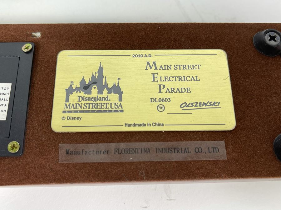 HAND SIGNED Robert Olszewski Disneyland Main Street, USA Collection: Main Street Electrical Parade (Set #3) By Robert Olszewski Disney Theme Park Attraction Miniature Model With Box And COA 12W X 2.75D X 3H DL0603 (Double Signed) [Photo 11]