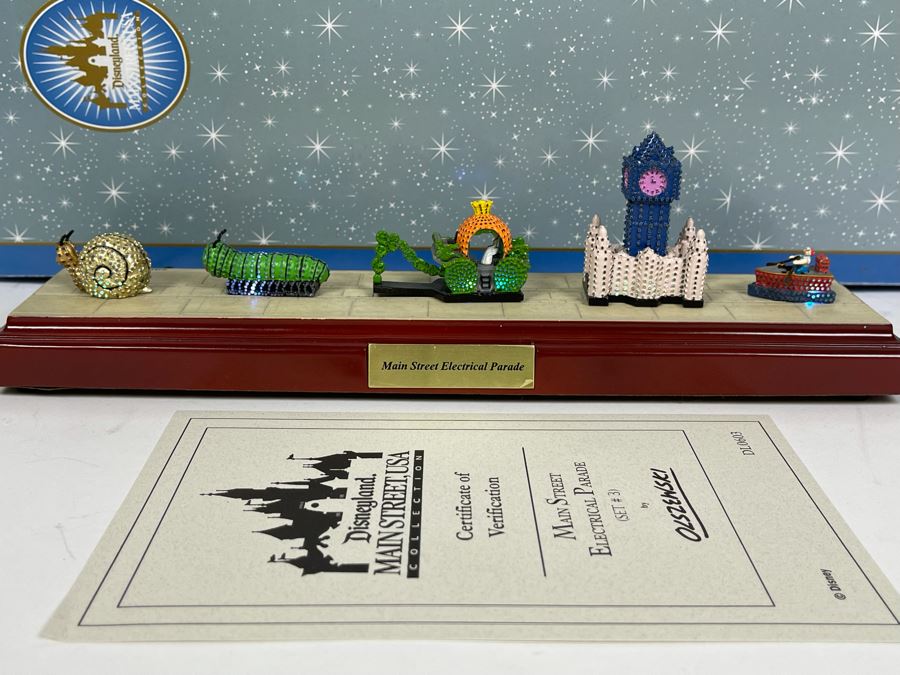 HAND SIGNED Robert Olszewski Disneyland Main Street, USA Collection: Main Street Electrical Parade (Set #3) By Robert Olszewski Disney Theme Park Attraction Miniature Model With Box And COA 12W X 2.75D X 3H DL0603 (Double Signed) [Photo 3]