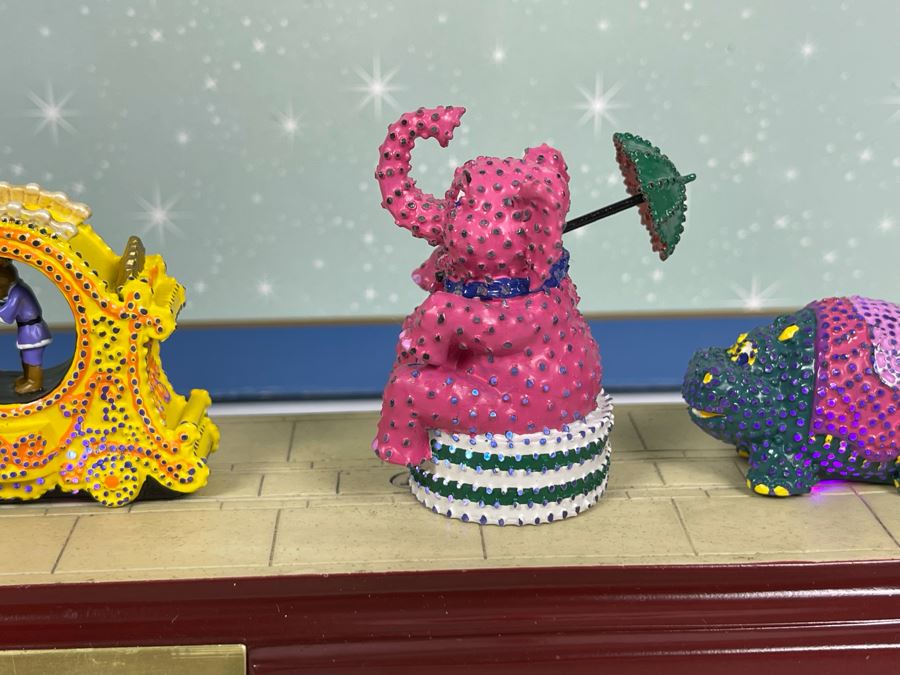 HAND SIGNED Robert Olszewski Disneyland Main Street, USA Collection: First Edition Main Street Electrical Parade (Set #4) By Robert Olszewski Disney Theme Park Attraction Miniature Model With Box And COA 10.75W X 2.75D X 3H DL0604 (Double Signed) [Photo 8]