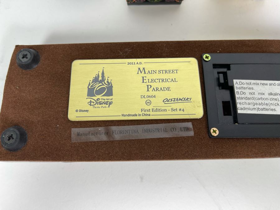 HAND SIGNED Robert Olszewski Disneyland Main Street, USA Collection: First Edition Main Street Electrical Parade (Set #4) By Robert Olszewski Disney Theme Park Attraction Miniature Model With Box And COA 10.75W X 2.75D X 3H DL0604 (Double Signed) [Photo 15]