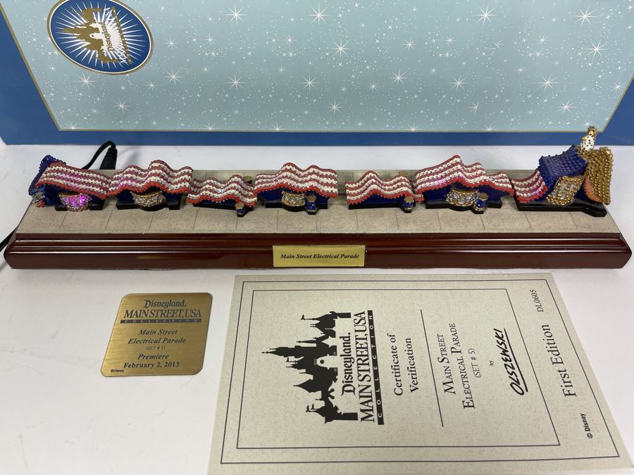 HAND SIGNED Robert Olszewski Disneyland Main Street, USA Collection: First Edition Main Street Electrical Parade (Set #5) By Robert Olszewski Disney Theme Park Attraction Miniature Model With Box And COA DL0605 (Double Signed) [Photo 3]