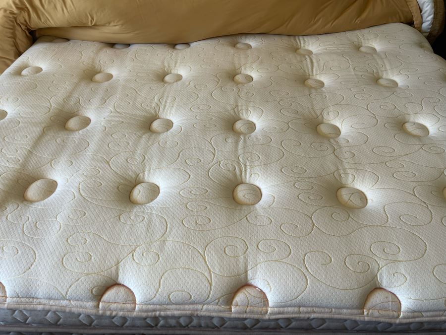 Stunning Henredon Cal King Wooden Bed With Sealy Posturepedic Valance Mattress, Boxspring And Bedding [Photo 15]