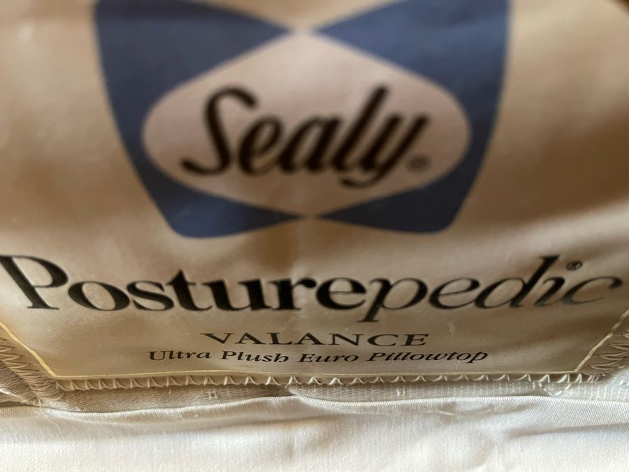 Stunning Henredon Cal King Wooden Bed With Sealy Posturepedic Valance Mattress, Boxspring And Bedding [Photo 16]