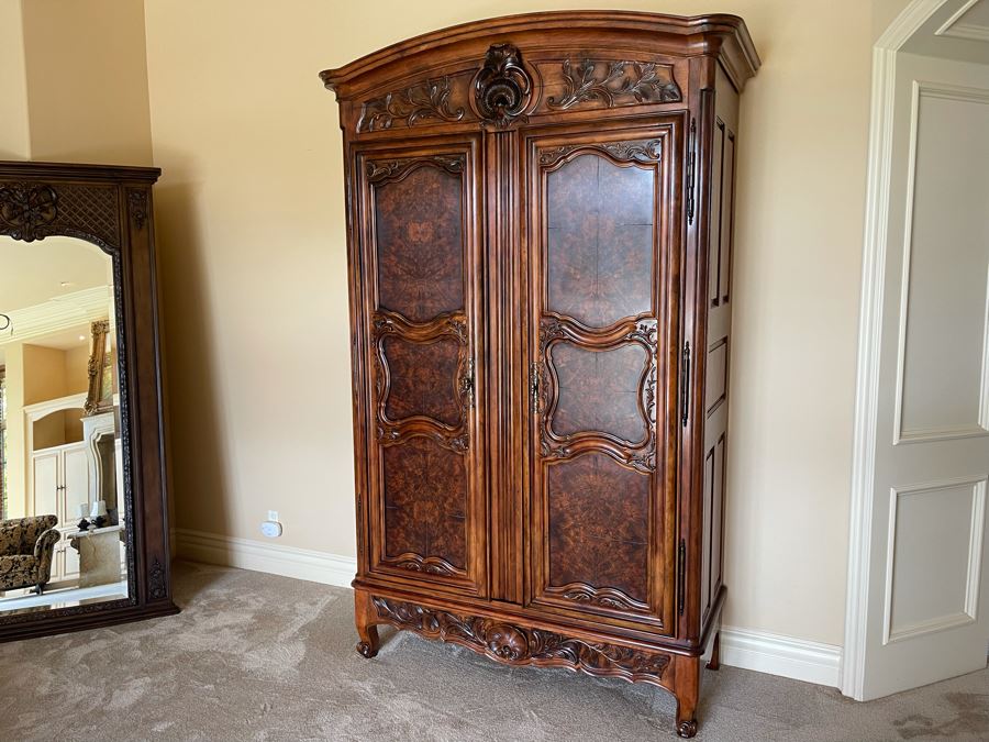 Stunning Henredon Gentleman's Dresser Armoire Cabinet 5'1'W X 26'D X 8'6'H [Photo 2]