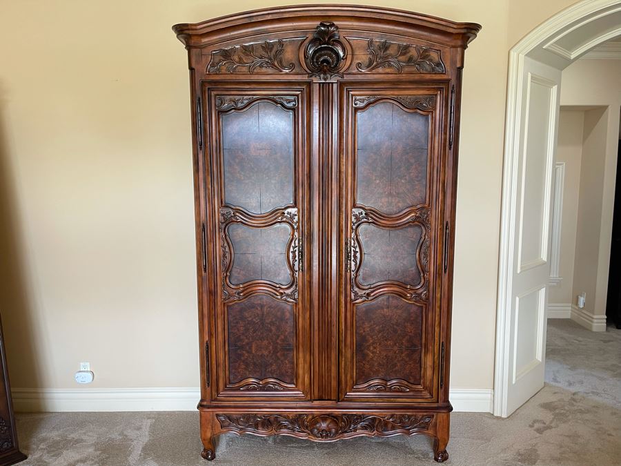 Stunning Henredon Gentleman's Dresser Armoire Cabinet 5'1'W X 26'D X 8'6'H [Photo 3]