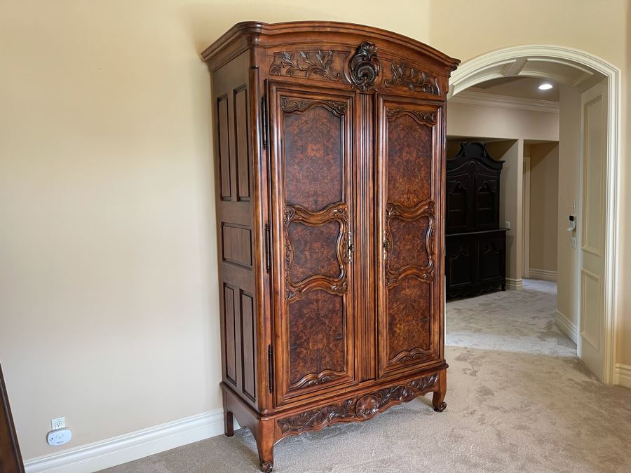 Stunning Henredon Gentleman's Dresser Armoire Cabinet 5'1'W X 26'D X 8'6'H [Photo 17]