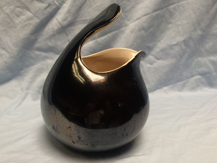 Modern Pitcher [Photo 9]