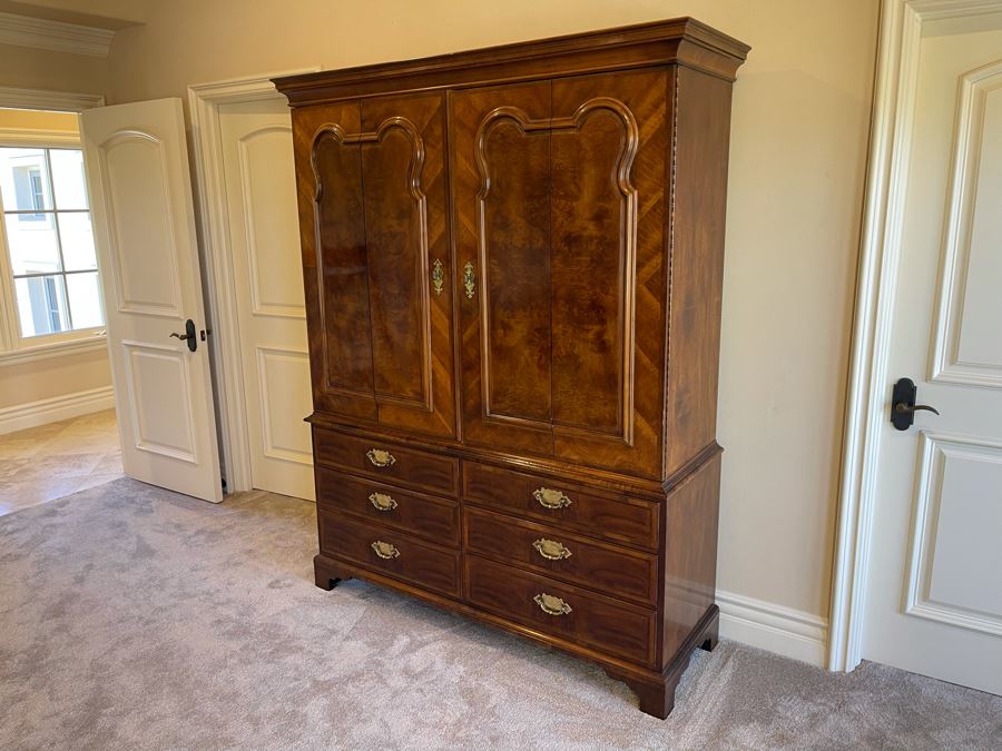 Aston Court By Henredon Wooden Armoire Cabinet Dresser 5'4'W X 21D X 6'10'H [Photo 4]