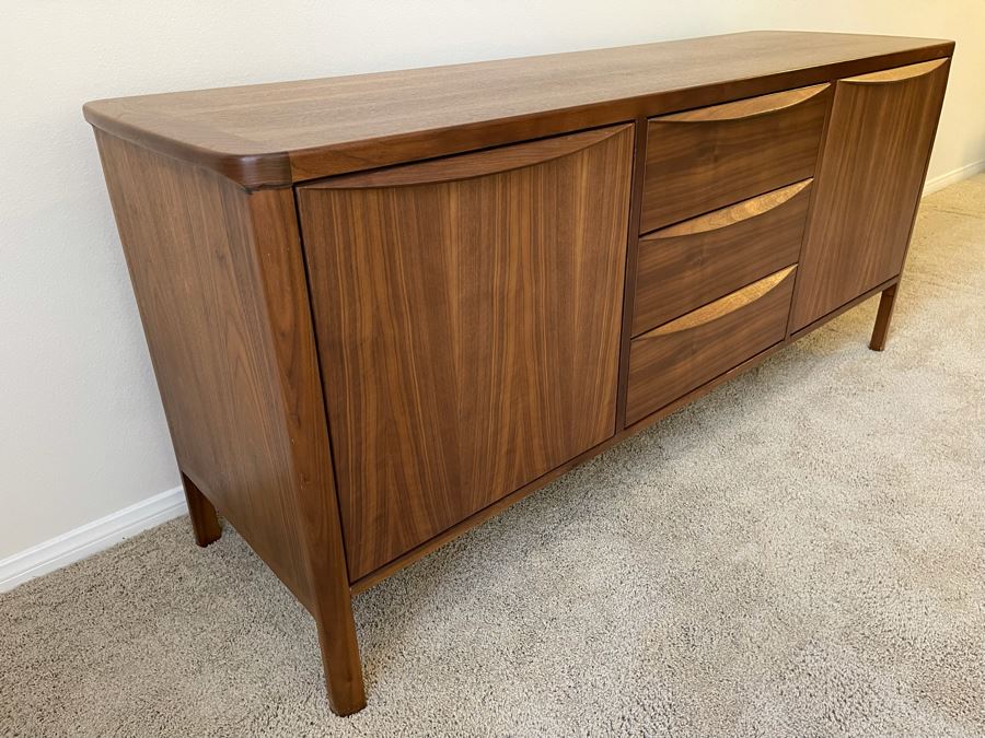 Walnut Mid-Century Style Buffet Credenza [Photo 7]