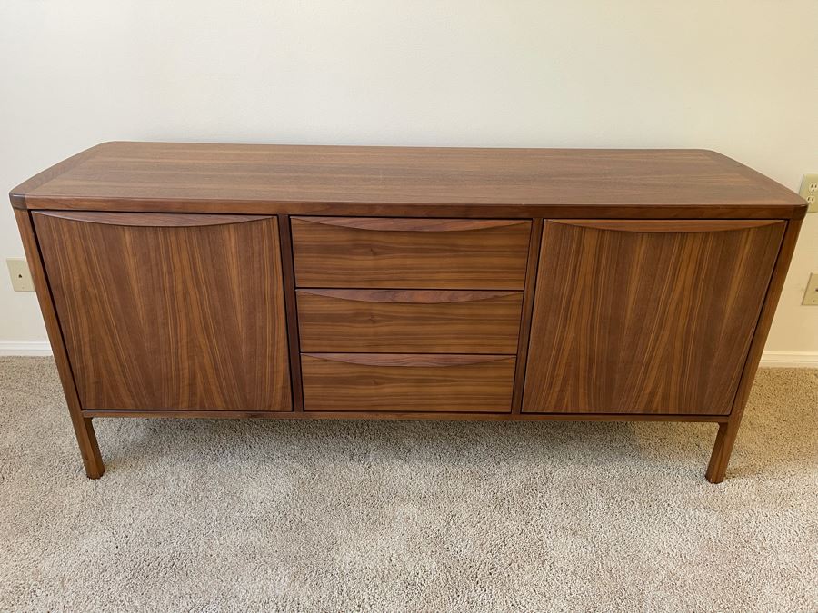 Walnut Mid-Century Style Buffet Credenza [Photo 4]