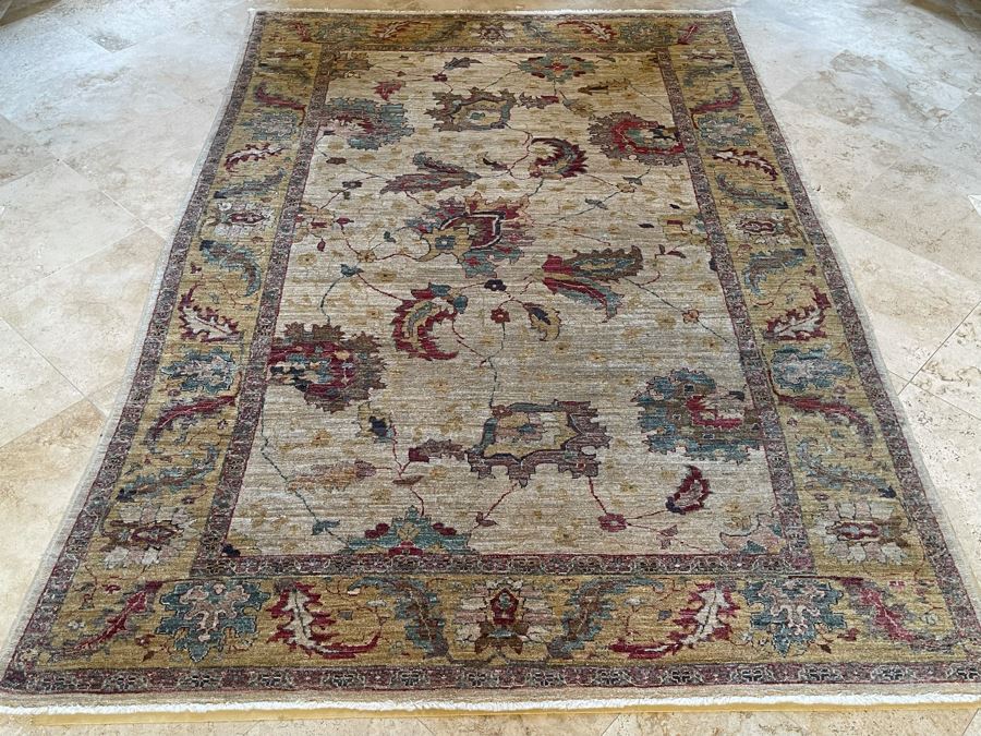 Hand Knotted Wool Area Rug 6'1' X 8'10'
