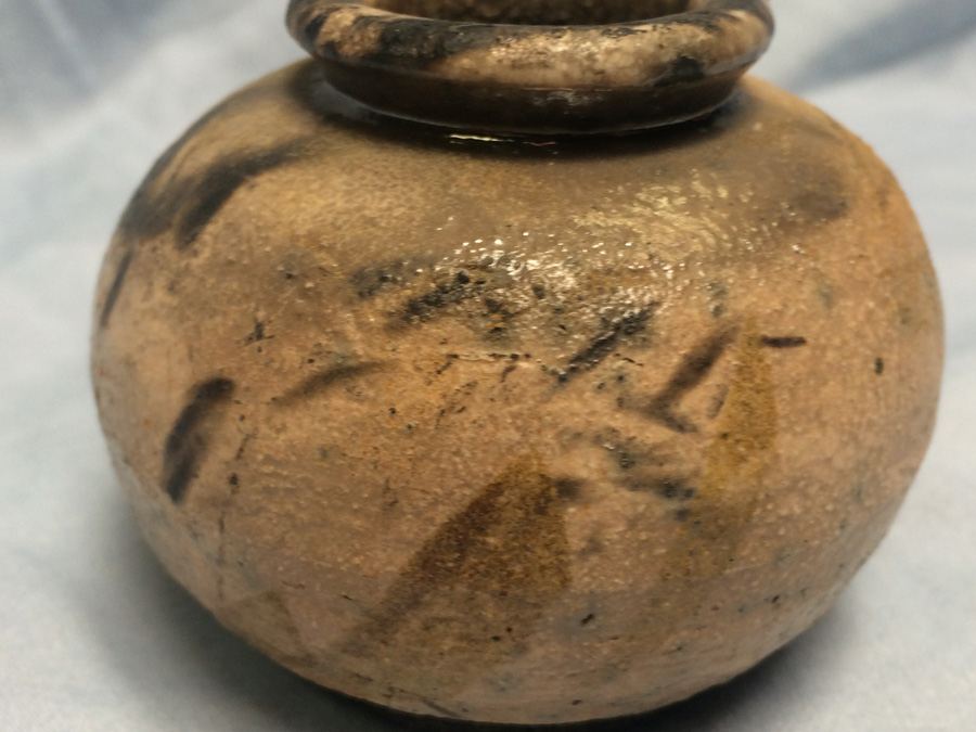 Small Signed Pottery Piece [Photo 8]