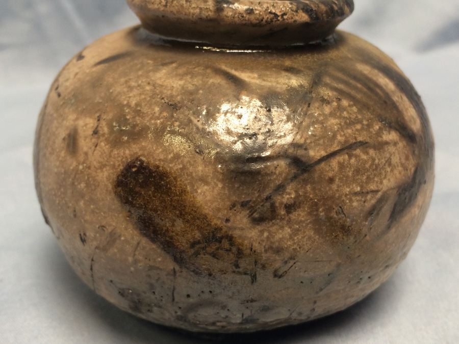 Small Signed Pottery Piece [Photo 5]