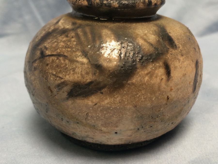 Small Signed Pottery Piece [Photo 4]