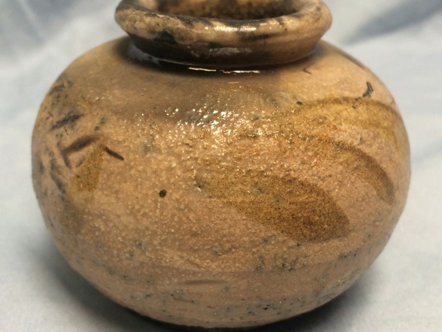 Small Signed Pottery Piece [Photo 7]