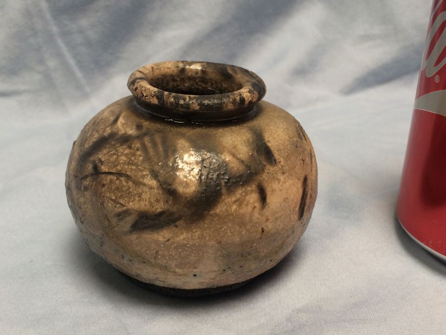 Small Signed Pottery Piece [Photo 1]