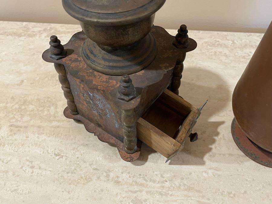 Vintage Coffee Grinder And Copper Scuttle [Photo 5]