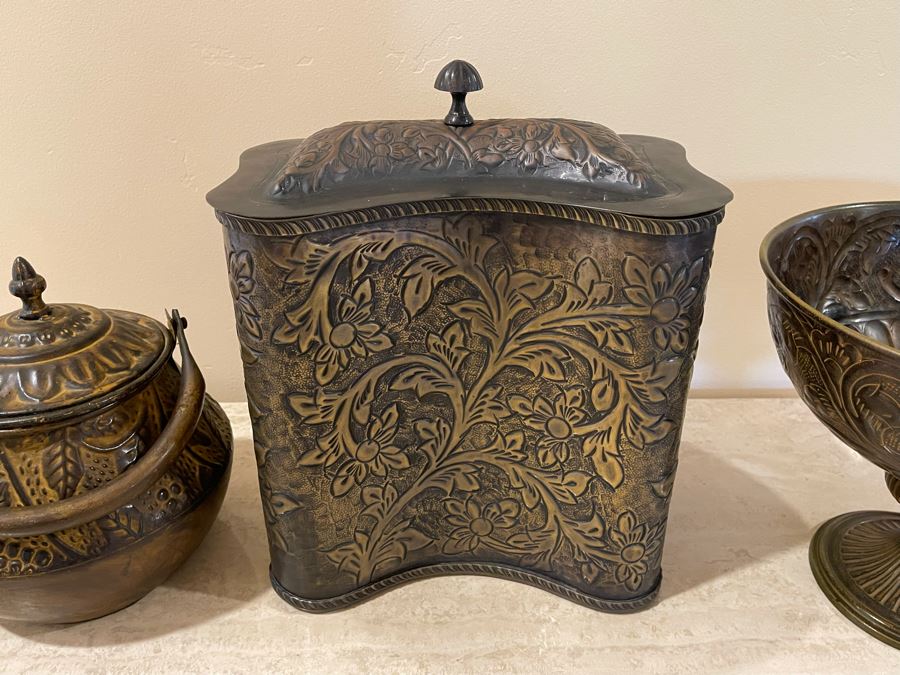Home Decor Accent Lot: Metal Footed Bowl, Metal Box With Lid And Metal Teapot [Photo 5]