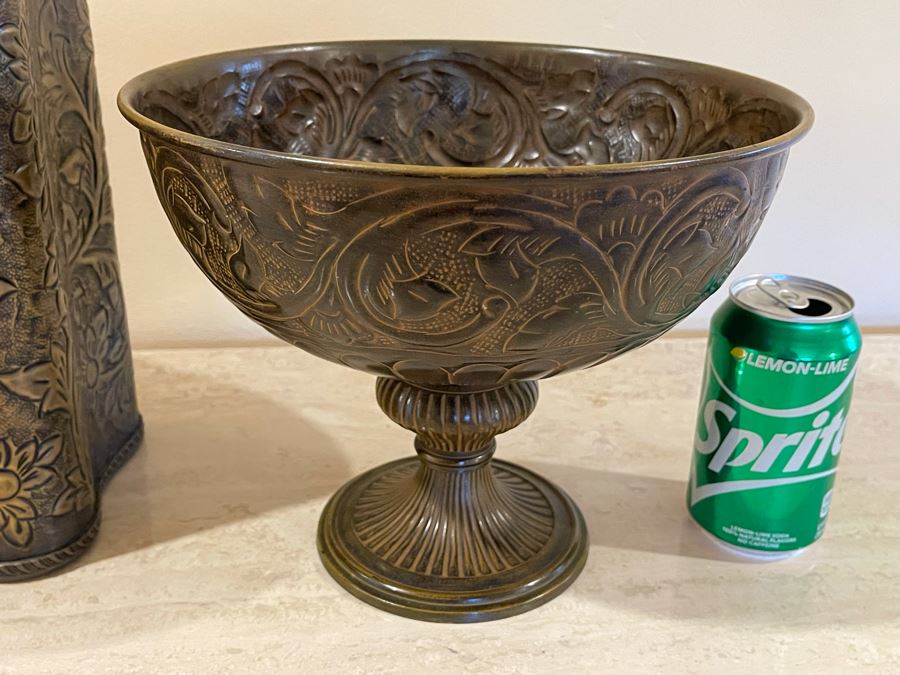 Home Decor Accent Lot: Metal Footed Bowl, Metal Box With Lid And Metal Teapot [Photo 4]