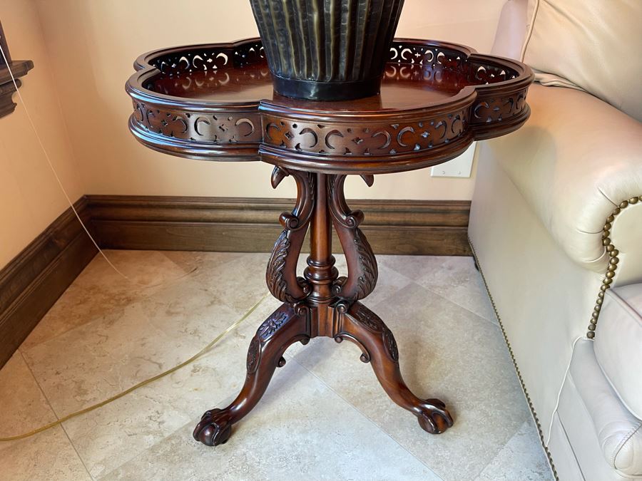 Henredon Furniture Wooden Side Pedestal Table 23W X 27H [Photo 5]