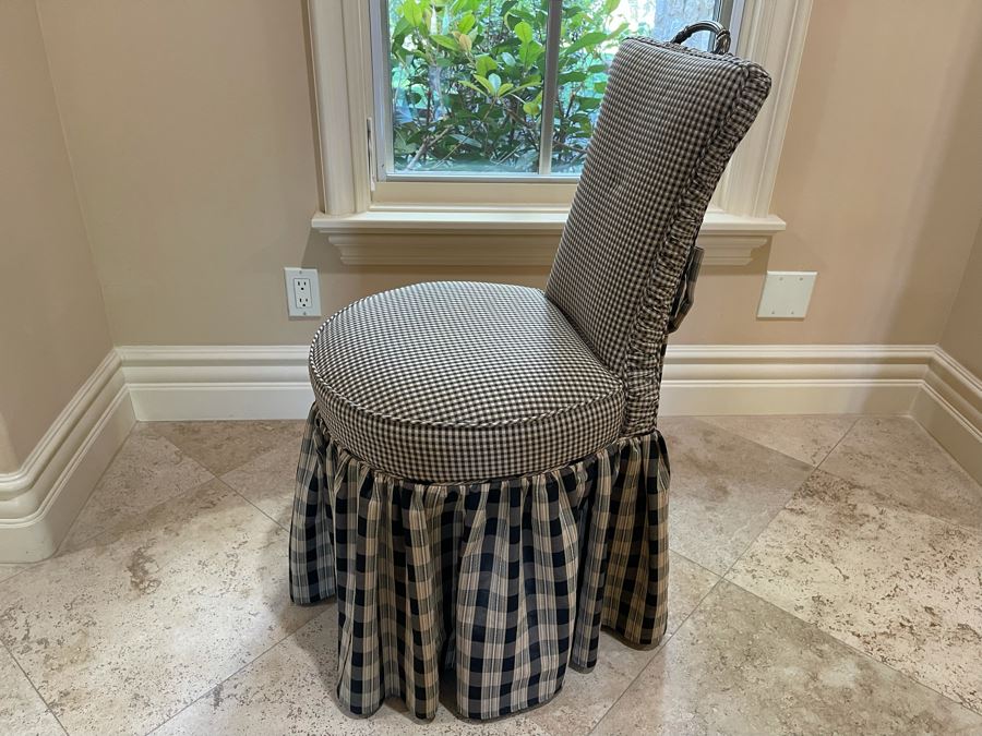 Upholstered Vanity Desk Chair [Photo 5]