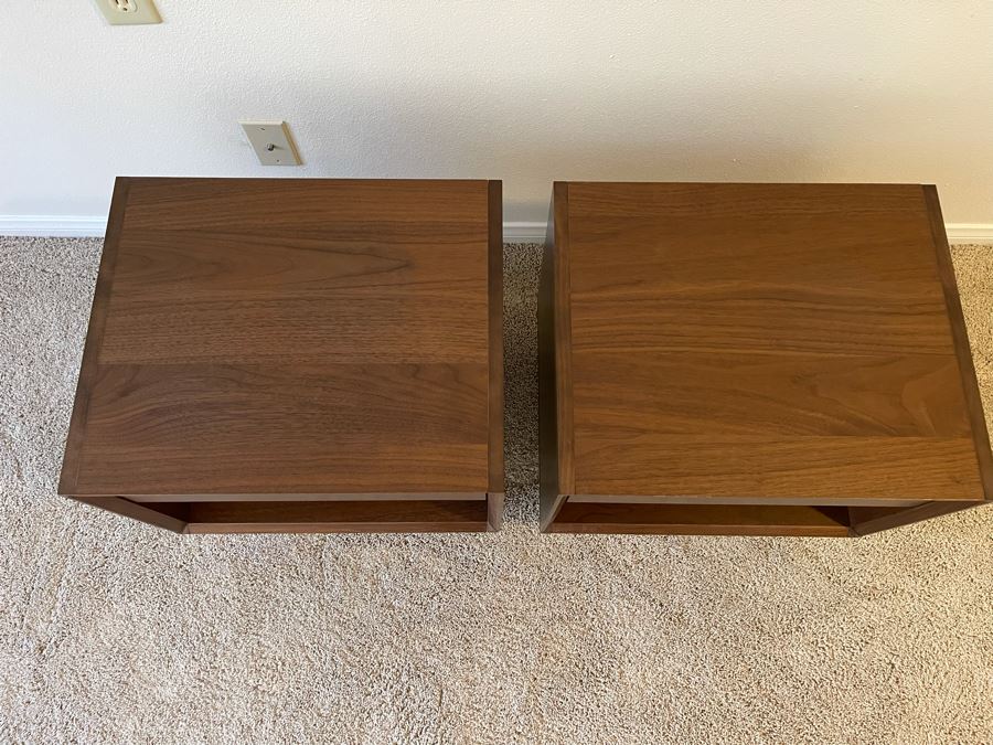 Pair Of Contemporary Mid-Century Modern Style Nightstands 20W X 16.5D X 19.5H [Photo 9]