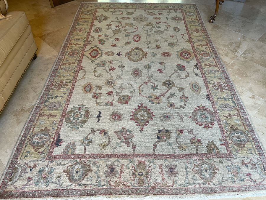 Hand Knotted Wool Area Rug 69' X 110'